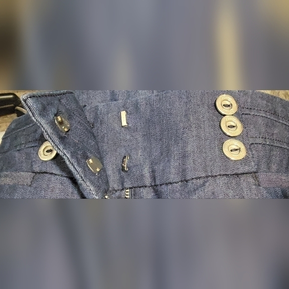 Guess Shorts - Picture 4 of 7